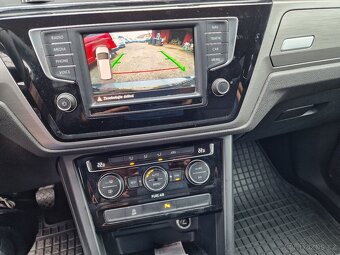 VOLKSWAGEN TOURAN 1,6TDI 81KW 7 MÍST NAVI - 14