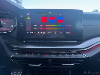 Škoda OCTAVIA IV RS TDi MATRIX VIRTUAL KAMERA WEBASTO 2023 - 14
