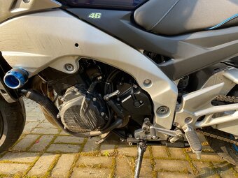 Suzuki GSR 600 - 14