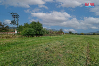 Prodej pozemku k bydlení, 1556 m², Valeč, ul. Podbořanská - 14