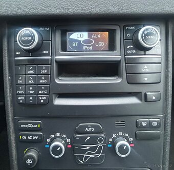 VOLVO XC90 2.4D5 147KW 4x4 -7MÍST-AUT-KŮŽE-TAŽNÉ-DPH-156Tkm - 14