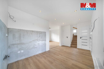 Prodej rodinného domu, 92 m², Hrádek, ul. Zahradní - 14