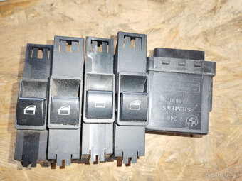 BMW E46,combi, sedan, zadní madlo kufru+světýlka - 14