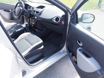 Renault clio combi 2010 - 14