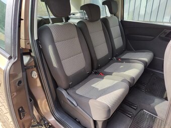 Volkswagen Sharan 2,0 TDi CR / Highline/ - 14