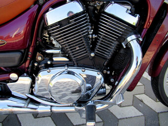 Suzuki VS 800 Intruder - 14