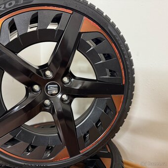 CUPRA LEON AERO 5x112 R19 ET49+ZIMNÍ 235/35R19 7,5mm - 14