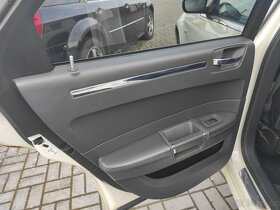 Chrysler 300C 5,7 Hemi - 14