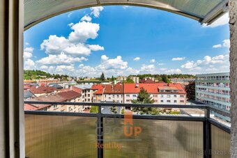 Prodej bytu 3+1 o rozloze 83 m2 s lodžií, balkonem a zahrádk - 14