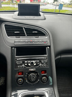 Peugeot 5008 2.0 HDI 110kW, RV 2013, Tažné, Nová STK - 14