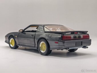 Pontiac Firebird TransAm 1:18 Greenlight - 14