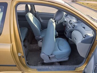 Toyota Yaris 1.0 - 14