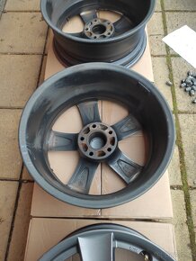 Prodám hezká litá kola DEZENT 7x17,  na šrouby 5x114,3 - 14