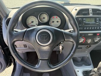 Toyota Rav4 2.0 VVT-i Speciál 4x4 3D - 14