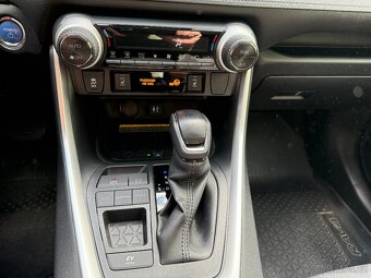 Toyota RAV4 2,5 Hybrid Automat,Dph, Najeto jen 49tis. - 14