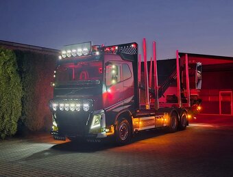 Volvo FH4 540 - 6x4 – Lesovůz + HR-V-KRAN V10CX - 14