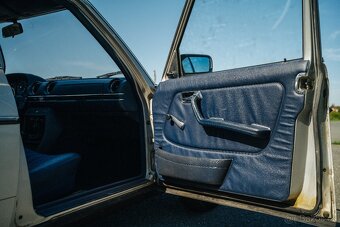 Mercedes-Benz 230 e (W123), automat, 2.majitel - 14
