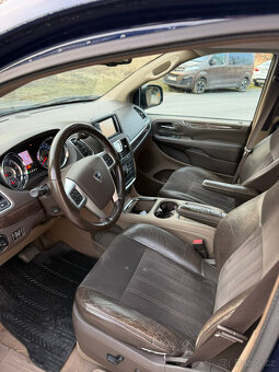 Lancia Voyager 2.8 CRD, automat, 7 míst - 14