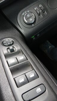 Opel Combo , 56 tisíc najeto - 14