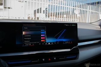 BMW Rad 5 Touring 540d xDrive 210kw v ZÁRUKE - 14