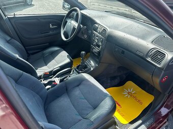 VOLVO V40 1,7i NOVÁ STK - DOBRÝ STAV - 14
