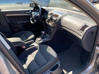 Škoda Octavia 1.6 FSI AUT Elegance r.v.2006 - 14