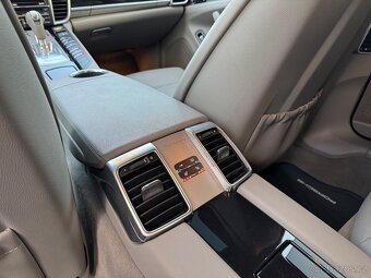 Porsche Panamera 4/3.6 V6/PDK/ČR-1. maj./r. 2011/42 tis. km - 14