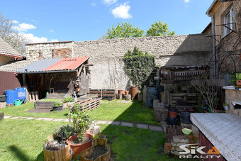 Prodej domu se dvěma byty a komerčními prostory, 412 m2 - 14