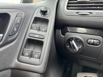 Volkswagen Golf, 1.6 MPI 75kW TAŽNÉ - 14