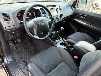 Toyota HILUX 3.0 4x4 MANUÁL UZÁVĚRKA NAVIJÁK - 14