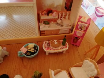 Domeček pro L. O. L. panenky - 14