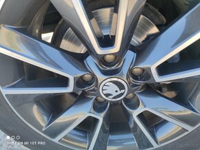 Škoda Yeti 2.0TDi 4x4 110W Xenon LED AUT Navi Mod 2018 - 14