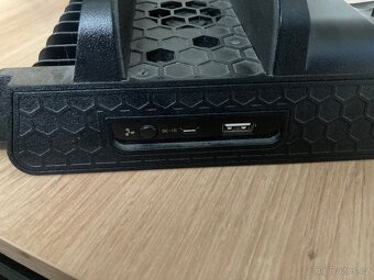 ZAMLUVENONabízím k prodeji své 2 ovladače DualShock pro PS 4 - 14
