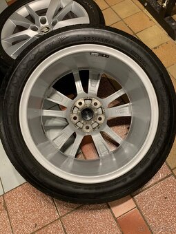Alu kola Škoda R17 5X112 LETNÍ PNEU 225/45 R17 TOP STAV T - 14