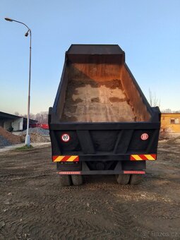 Tatra 815 sklápěč - 14