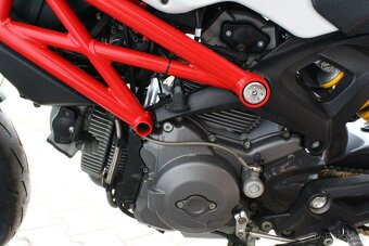 Ducati Monster 796 - 14