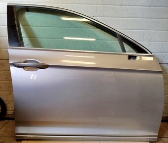 Rozpredám Passat b8 kufor farba: LR7H - 14