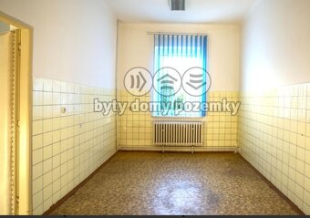 Prodej rodinného domu se 2 bytovými jednotkami - 14