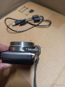 OLYMPUS SZ14 - 14
