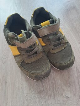 Dětské botasky, sandále, přezůvky, zateplené různé velikosti - 14