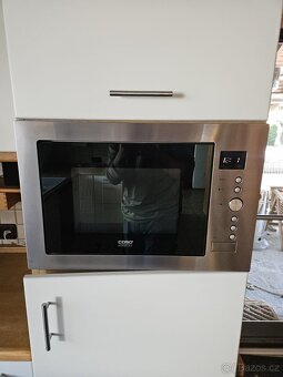 Moderní kuchyňská linka se spotřebiči - 14