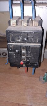 Starý elektro jistič a další elektro - 14