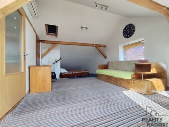 Prodej trojgeneračního domu, pozemek 1122 m2 - 14