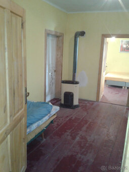 Rodinný dům s prodejnou potravin v centru obce - 14