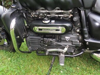 Triumph Rocket III Roadster r.v. 2011 - 14