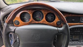 Jaguar Sovereing XJ8 - 14