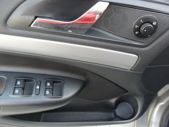 Škoda Octavia com. 1.2TSi Elegance Automat r.v.2011 - 14