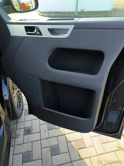 VW MULTIVAN T5.1 2.0 TDI 103 KW CUP ROK 2016 - 14