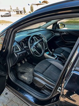 Opel Astra J Sports Tourer ve verzi 1.4 Turbo. - 14