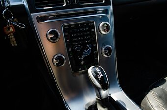 Volvo XC60 D3 2.0L Drive-E Luxury Geartronic - 14